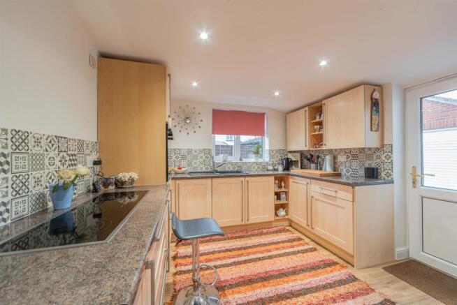 KITCHEN: