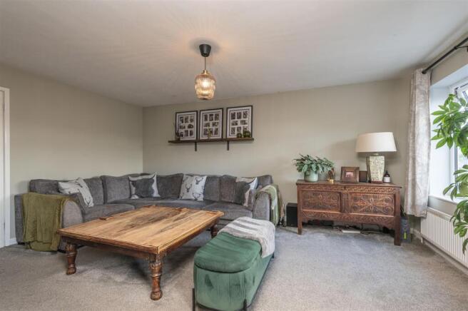 3 bed Town House for sale Image 9