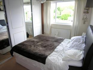 BEDROOM 1: