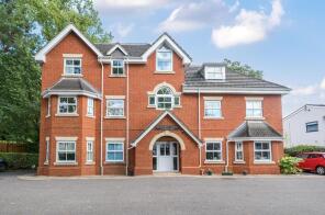 3, 119 Selhurst Court, Gordon Road, Camberley GU15 2JQ