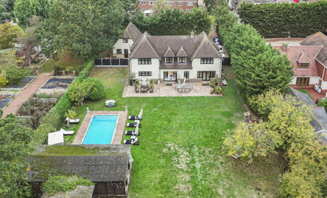 5 Bedroom Detached in CM3 6BB