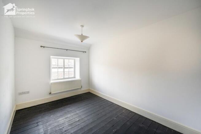 4 bed Detached for sale Image 6