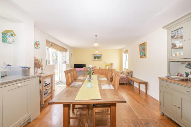 Dining 2