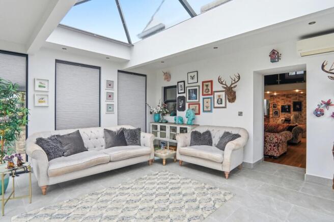 4 bed Detached for sale Image 10