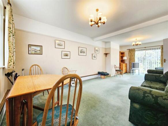 Lounge/Bedroom 2