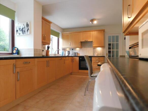 KITCHEN/ BREAKFAST ROOM