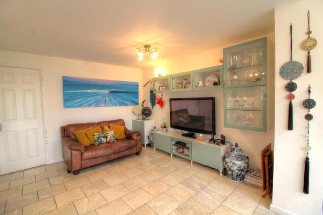 KITCHEN / DINER / FAMILY ROOM