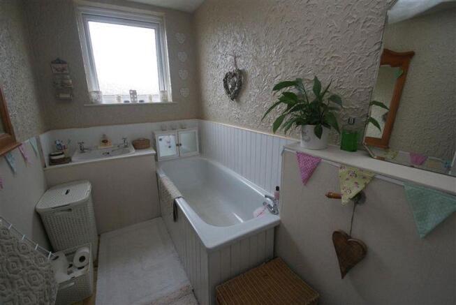 Family Bathroom 