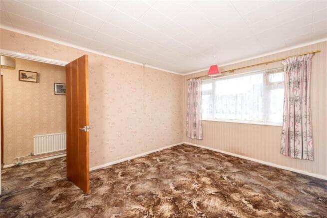 Mounthill Avenue, Old Stratford, Milton Keynes, Northamptonshire, MK19 photo 4