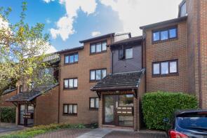 90, Adams Way, Alton GU34 2UZ