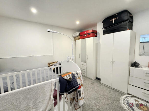 14 bed Block of Apartments for sale Image 12
