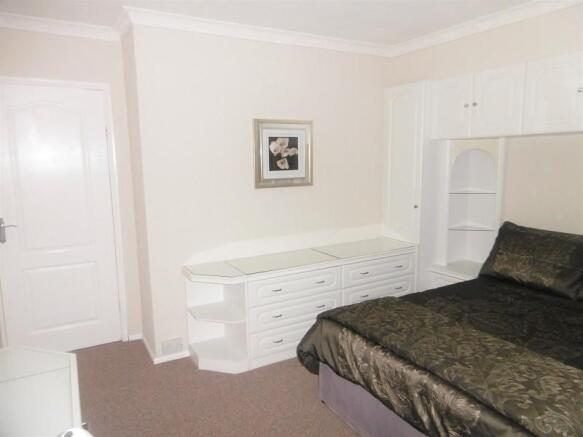 Bedroom 1 (FRONT)