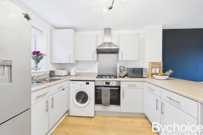 CAM05454G0-PR0127-STILL009