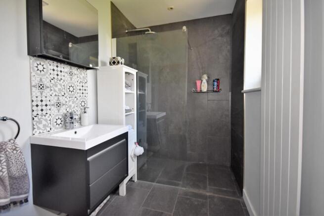 Ensuite to Master
