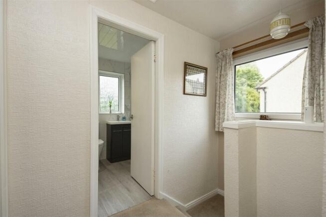 28 Linburn Grove18.jpg