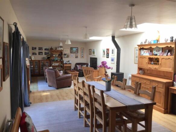 LIVING ROOM/DINING AREA