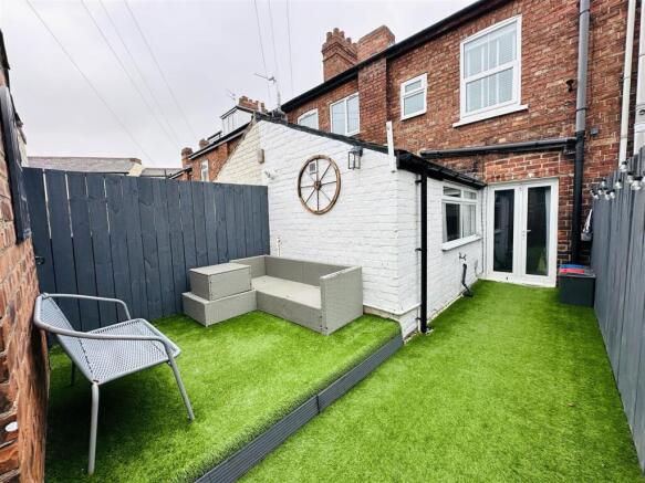 2 bed Terraced for sale Image 3