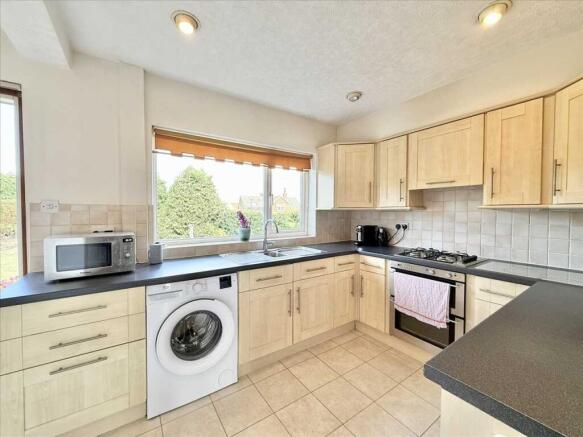 Chalet, Villa Road, Keyworth, Nottingham photo 4