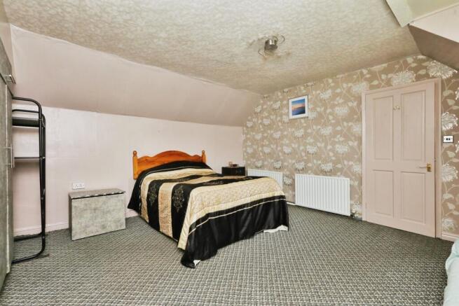 3 bed Terraced for sale Image 10