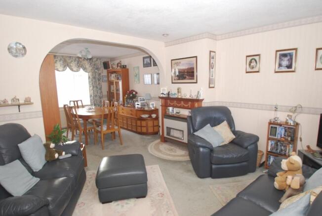 Lounge/Dining Room