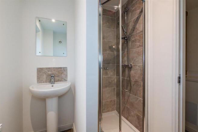 3 bed Semi-Detached to rent Image 12