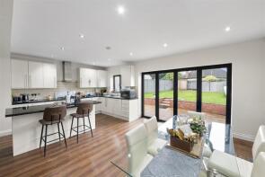 25, Denham Green Close, Uxbridge UB9 5NA