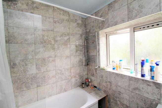 Bathroom One.JPG