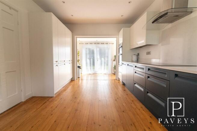KITCHEN/BREAKFAST ROOM