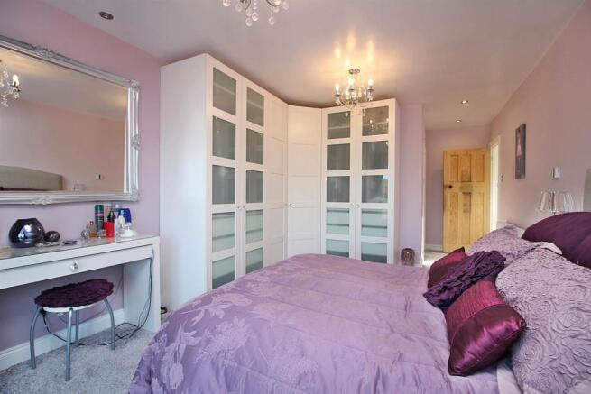 Master bedroom 2.JPG