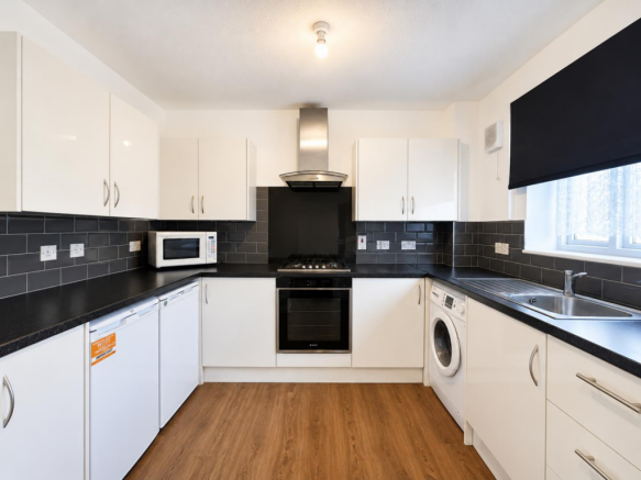 1 bed Flat for sale Image 4