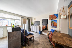Flat E, College House, Finchley Road, London NW3 5ES