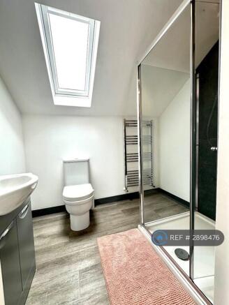 1 bed House Share to rent Image 3