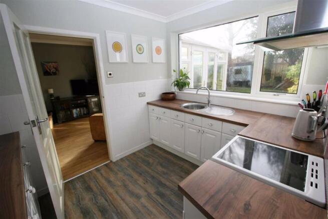 ADDITIONAL KITCHEN PHOTO