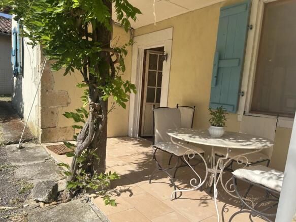 Photo 2
