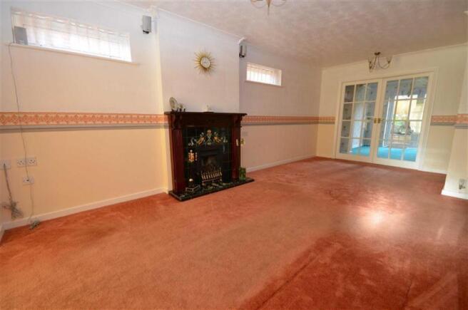 SPACIOUS LOUNGE