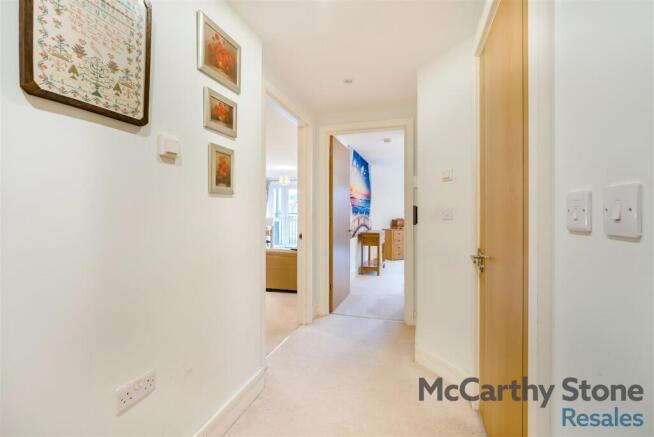 8670696-interior11.jpg