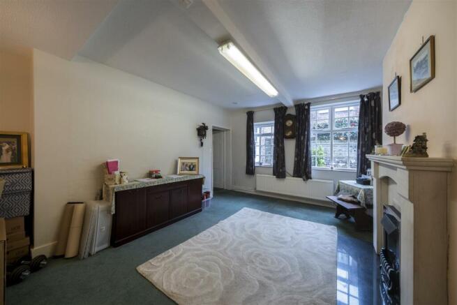 4 Gaskell Drive-002.JPG