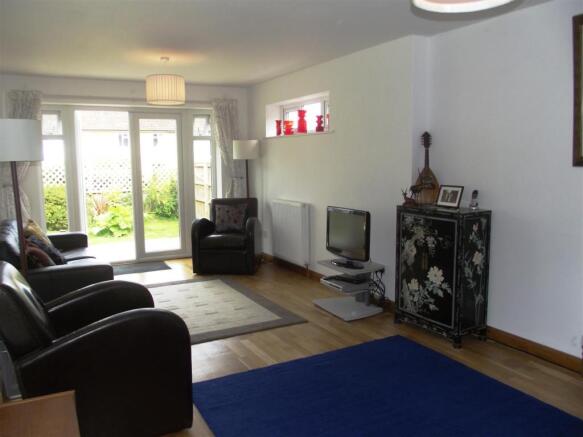 Sitting/Dining Room