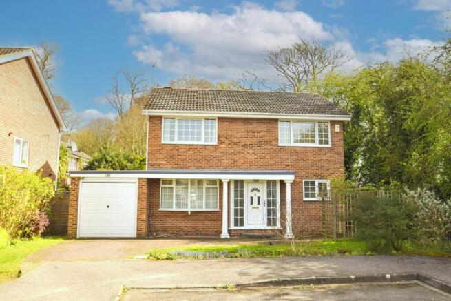 4 bed Detached for sale