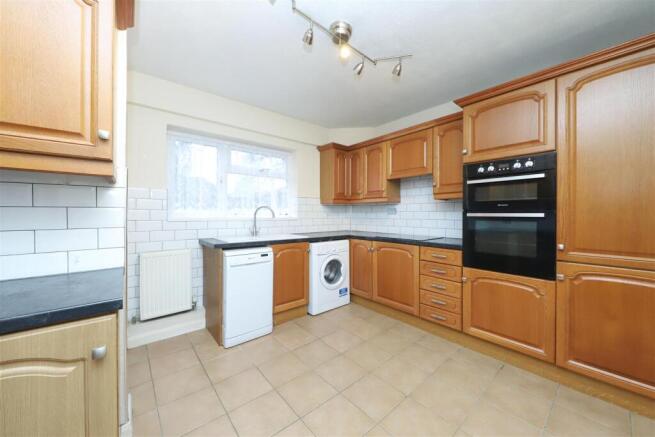Anslow Gardens, Iver, SL0 photo 4