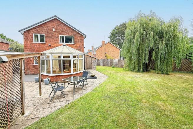 4 bed Detached for sale Image 11