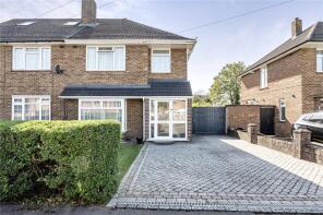 14, Aperdele Road, Leatherhead KT22 7QT