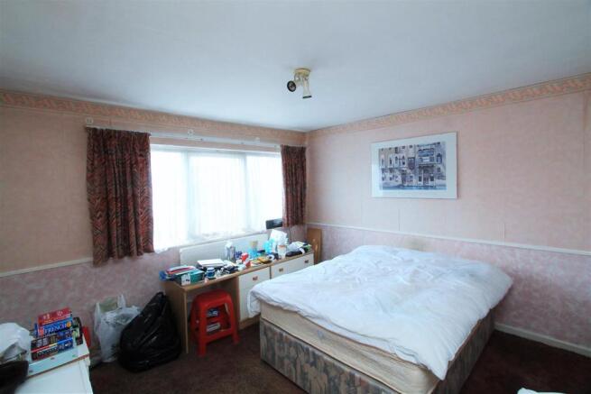 Master Bedroom.JPG