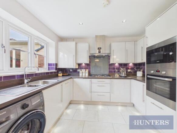 4 bed Semi-Detached for sale Image 6