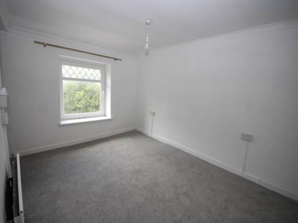 Bedroom 1 (3)