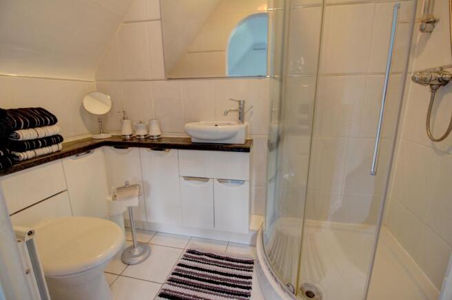 EnSuite to Bedroom 2