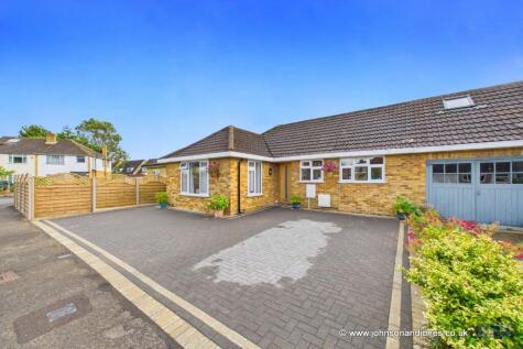 Thames Close, Chertsey, Surrey, KT16