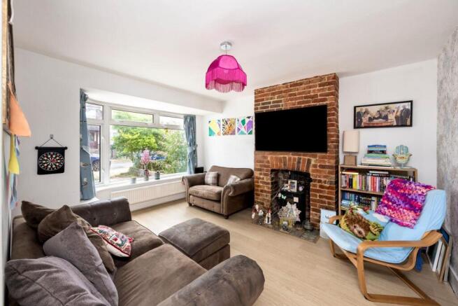 Applesham Avenue 36 LOUNGE.jpeg