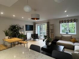 Flat 6, Little Dene, Yarnells Hill, Oxford OX2 9BG