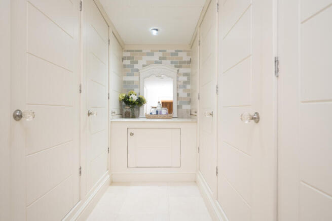 4 bed Detached for sale Image 7